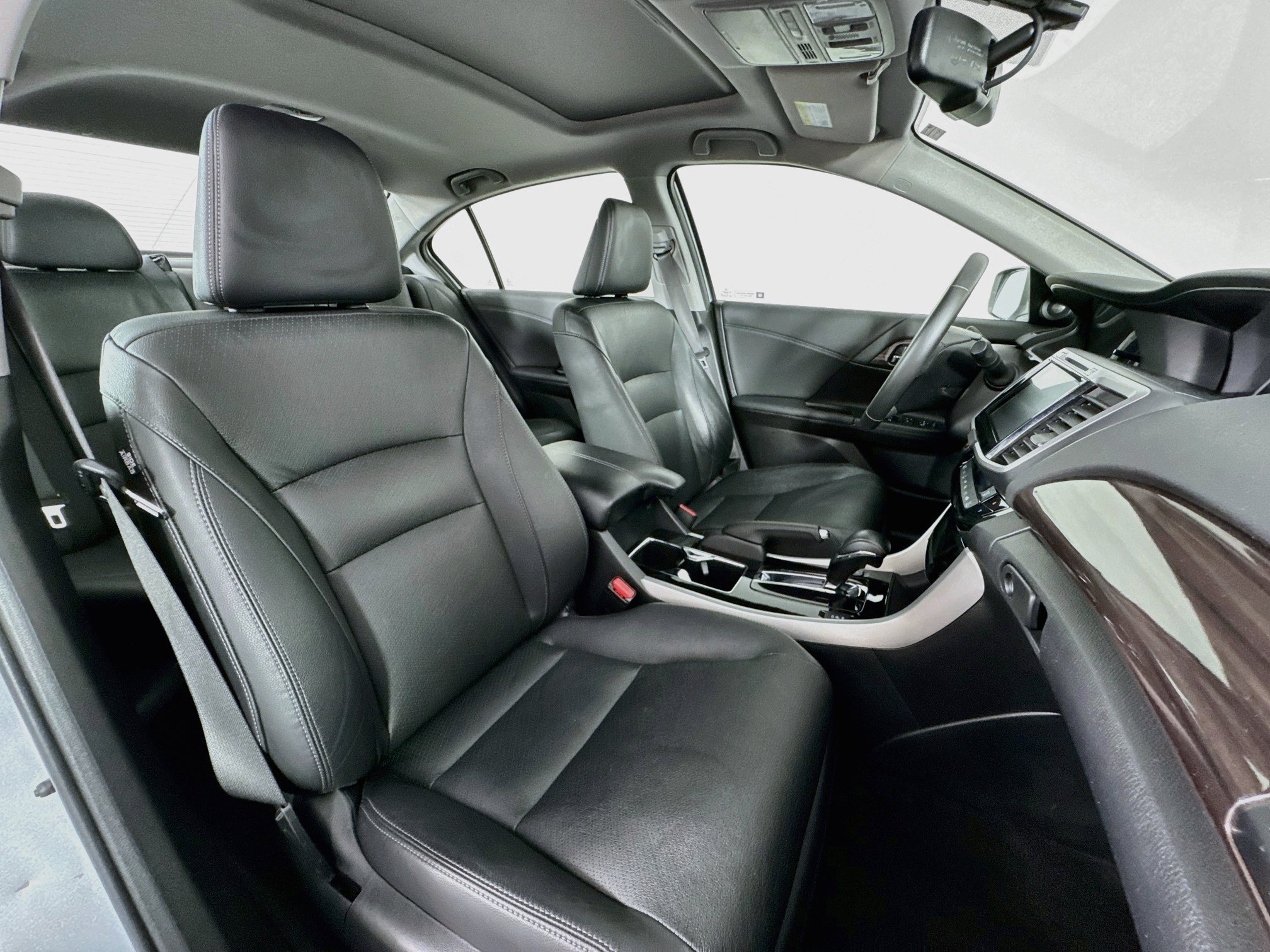 Certified 2017 Honda Accord EX-L image 28