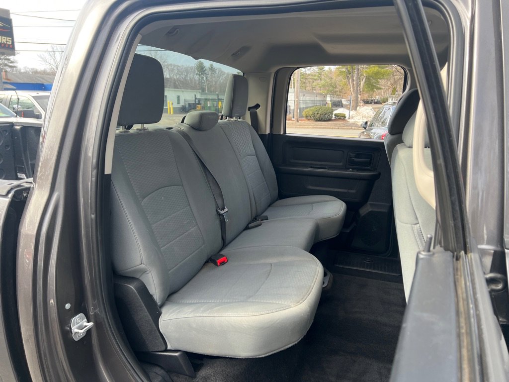 Used 2014 RAM 2500 Tradesman w/ Chrome Appearance Group image 16
