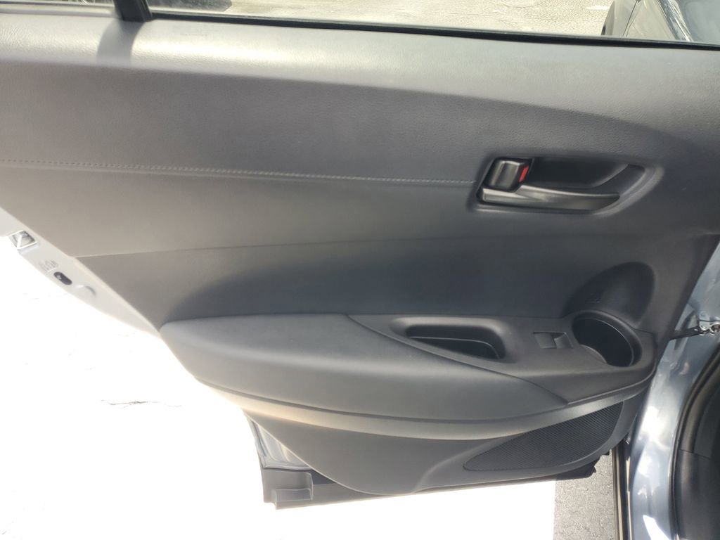 Certified 2024 Toyota Corolla Cross LE w/ Moonroof Package FWD image 13