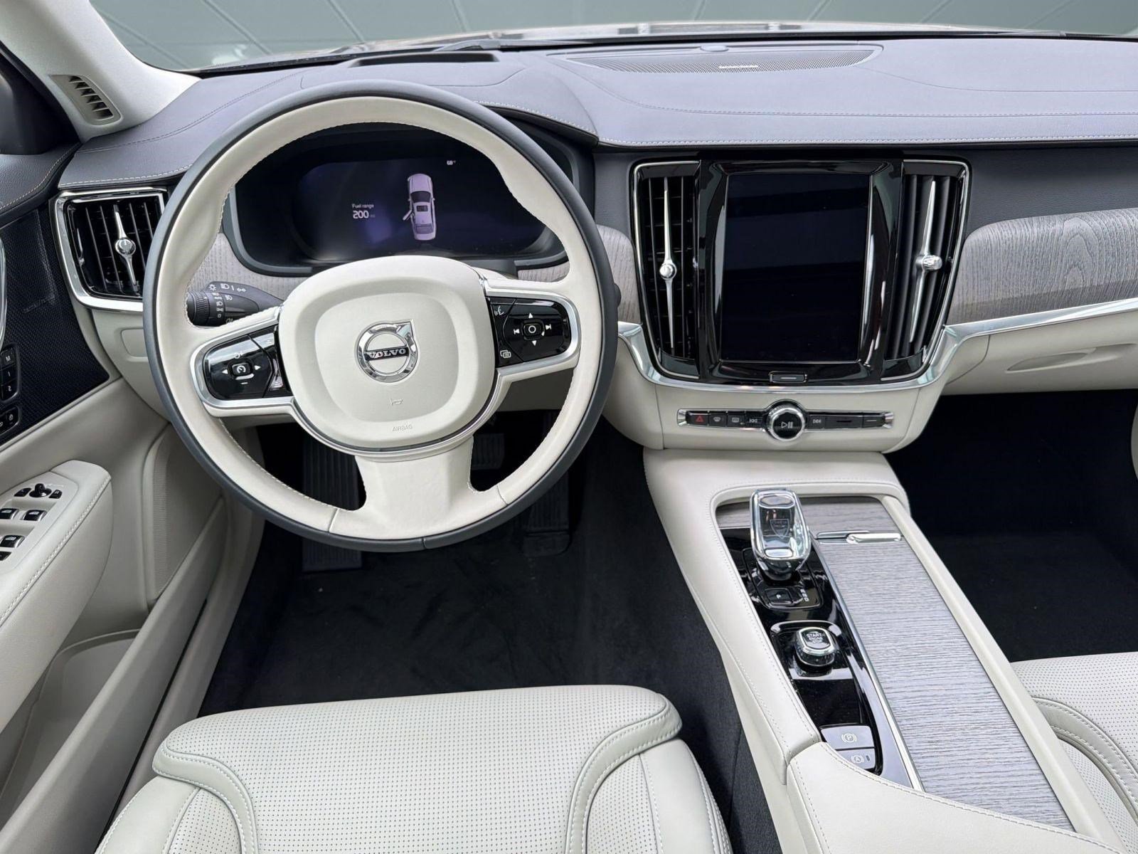 Certified 2025 Volvo S90 B6 Ultra image 28