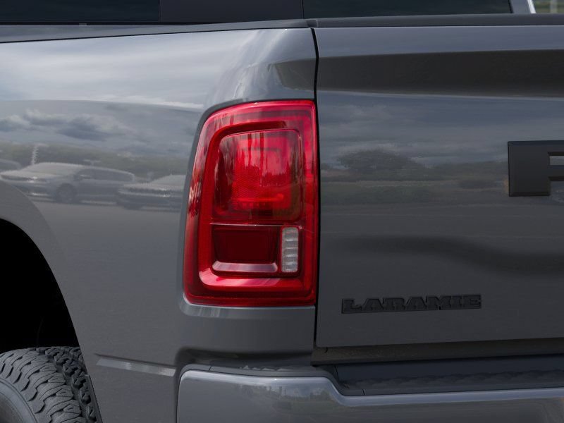 New 2026 RAM 2500 Laramie AWD/4WD image 9
