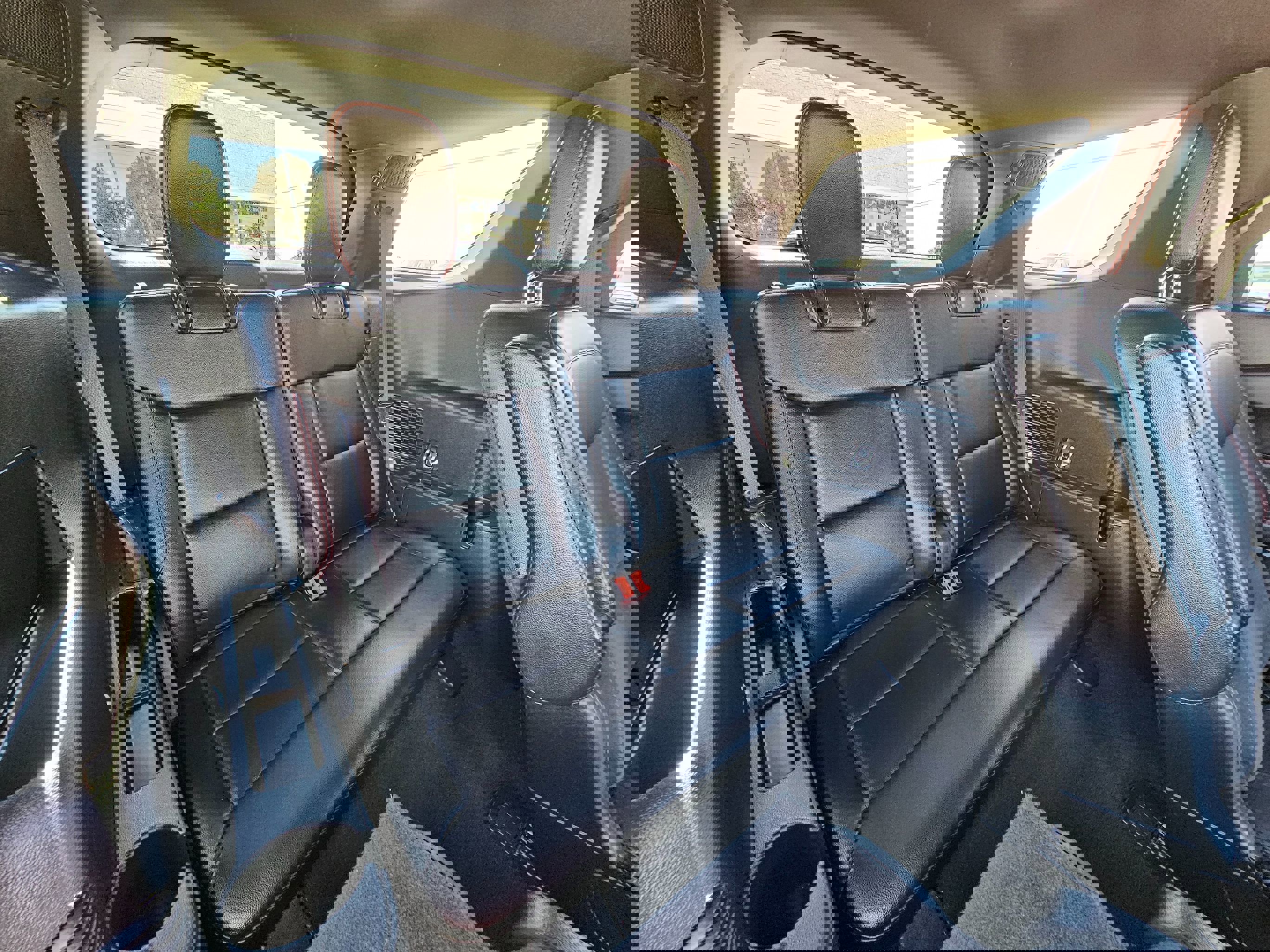 Used 2024 Ford Explorer ST-Line w/ Class IV Trailer Tow Package RWD image 32