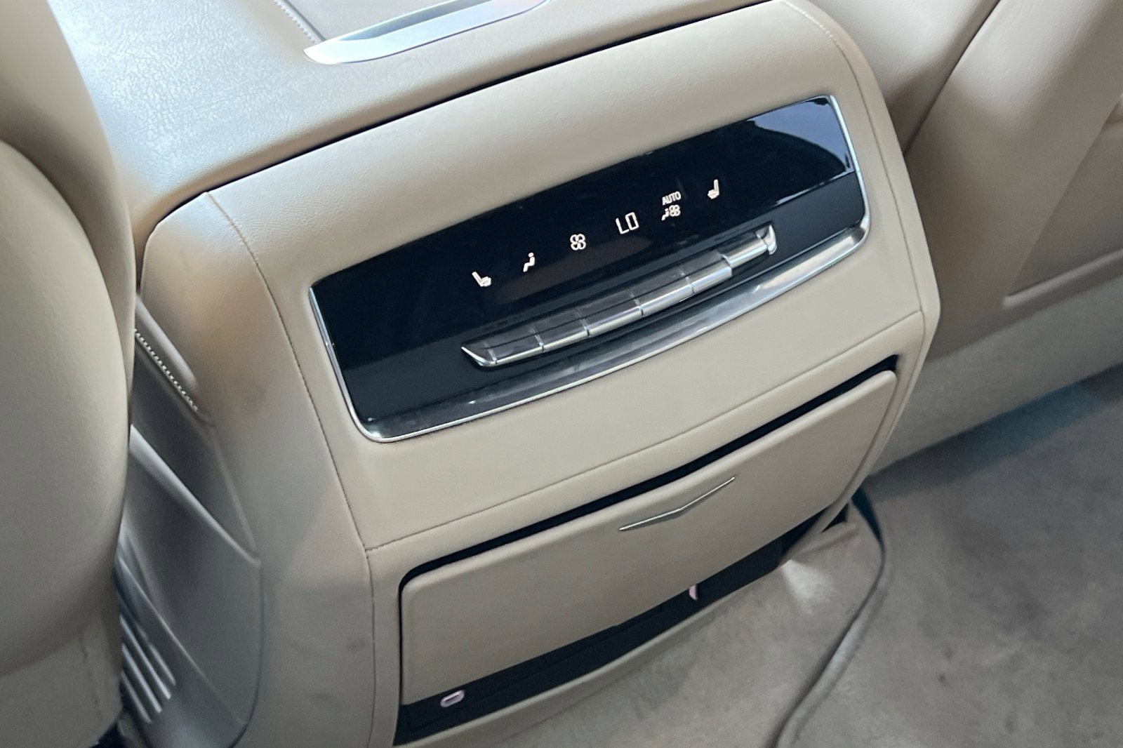 Used 2023 Cadillac Escalade Premium Luxury w/ Performance Package image 45