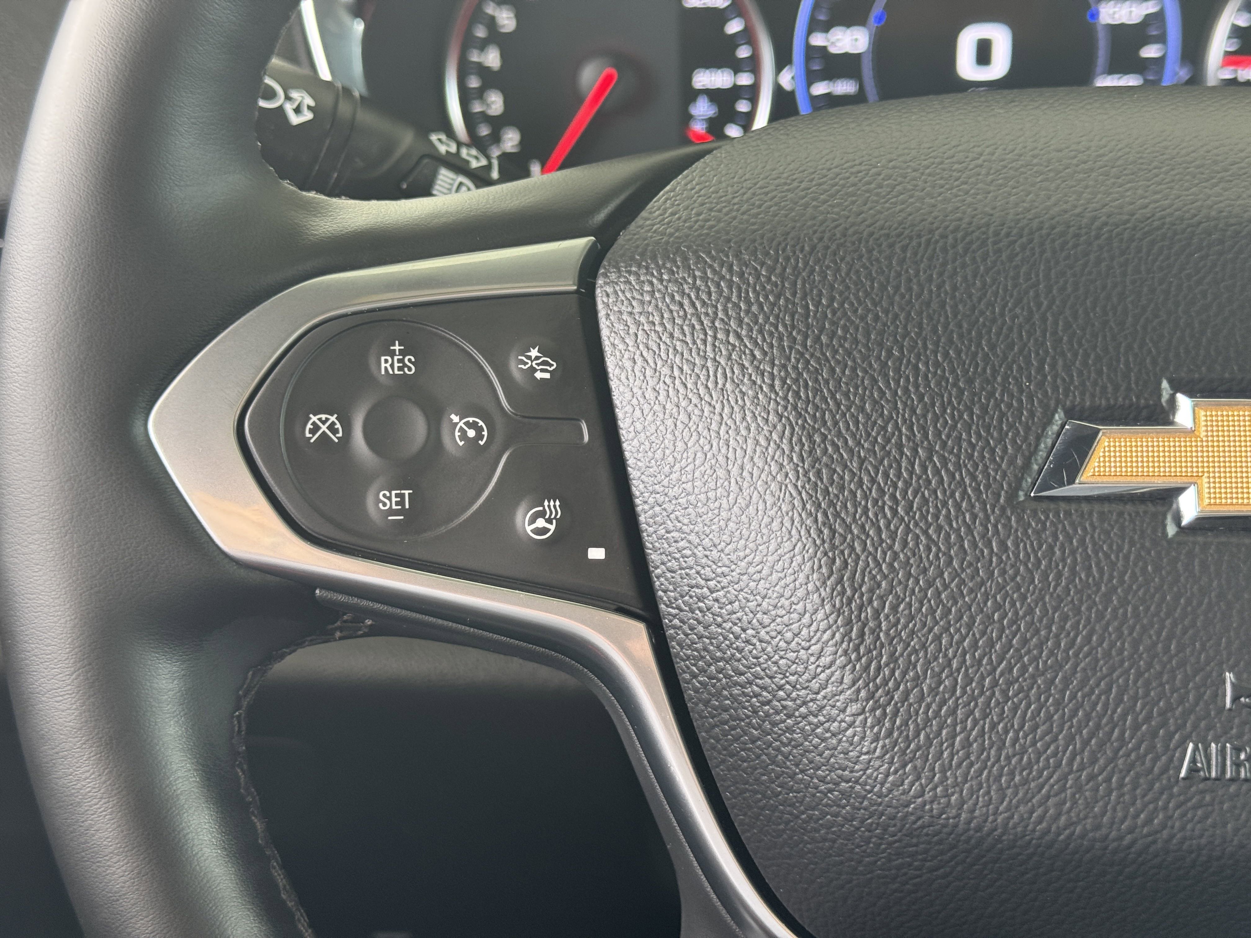 Used 2023 Chevrolet Traverse Premier image 30