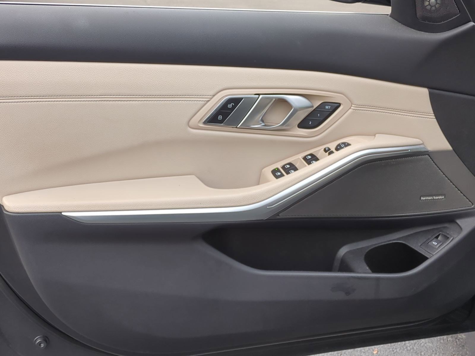 Used 2020 BMW 330i xDrive Sedan w/ Executive Package image 14