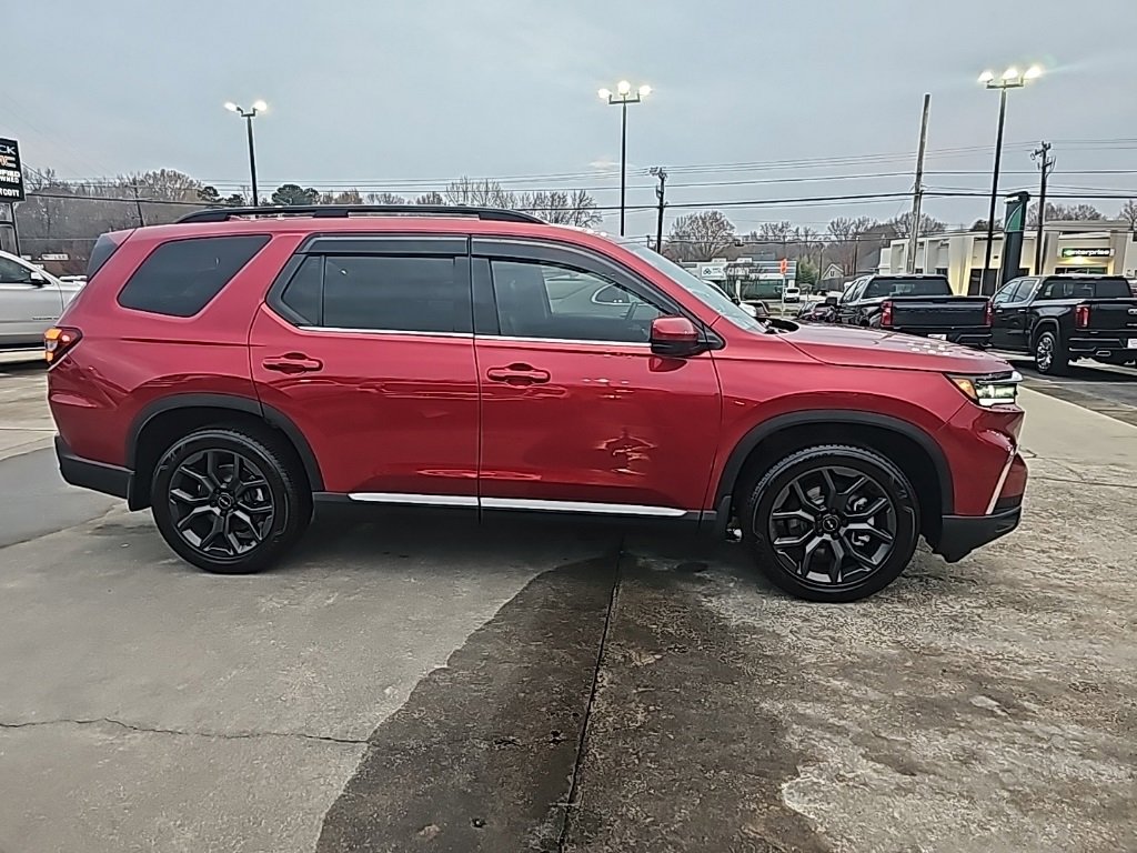 Used 2025 Honda Pilot Elite image 2