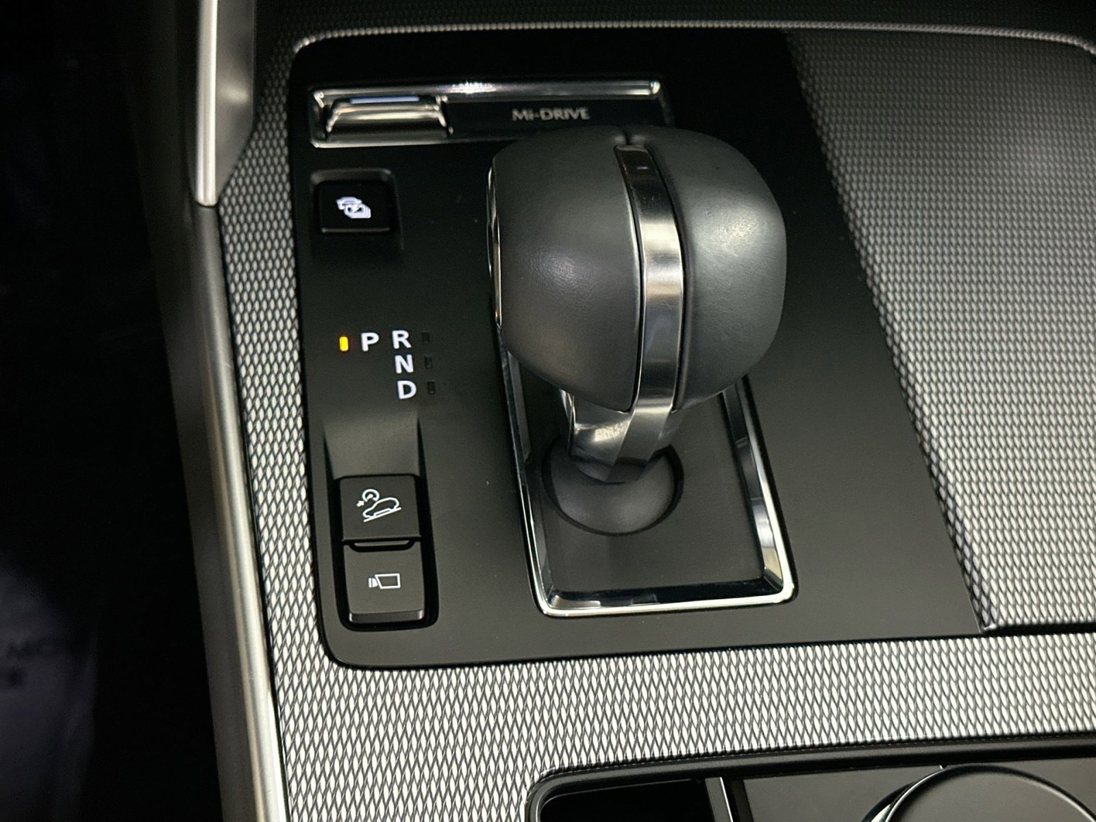 Used 2024 MAZDA CX-90 Plug-In Hybrid w/ Premium Plus image 32