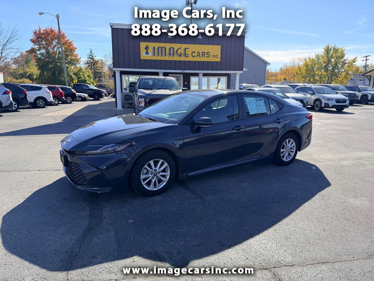 Used 2025 Toyota Camry LE FWD image 1