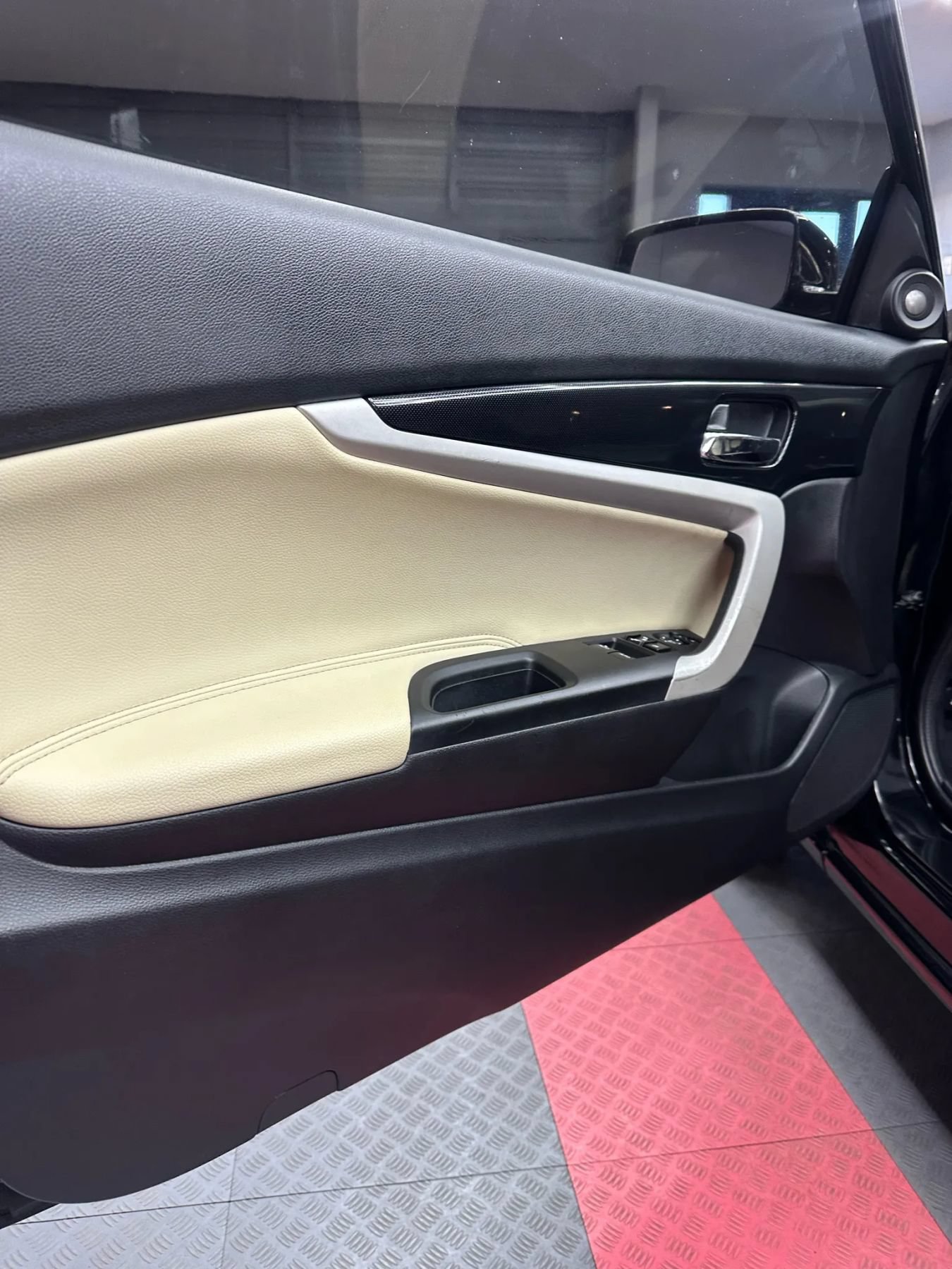 Used 2013 Honda Accord EX-L image 9