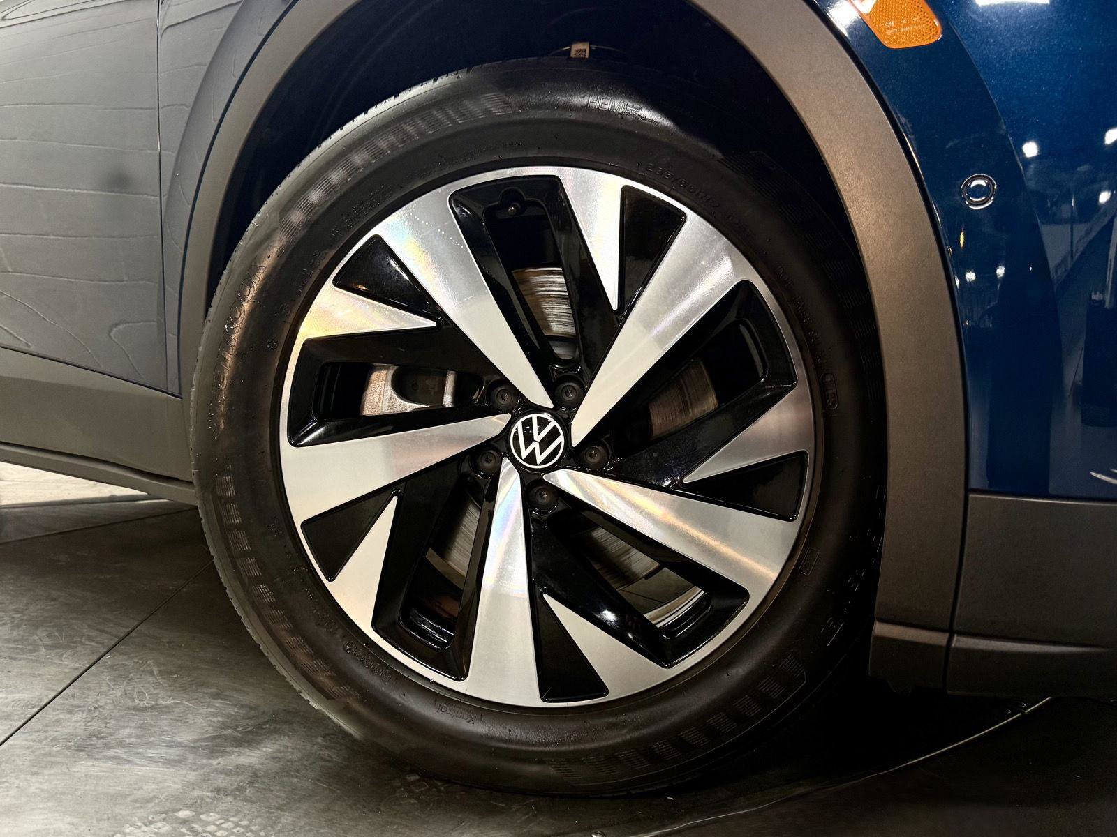Used 2023 Volkswagen ID.4 2WD image 11