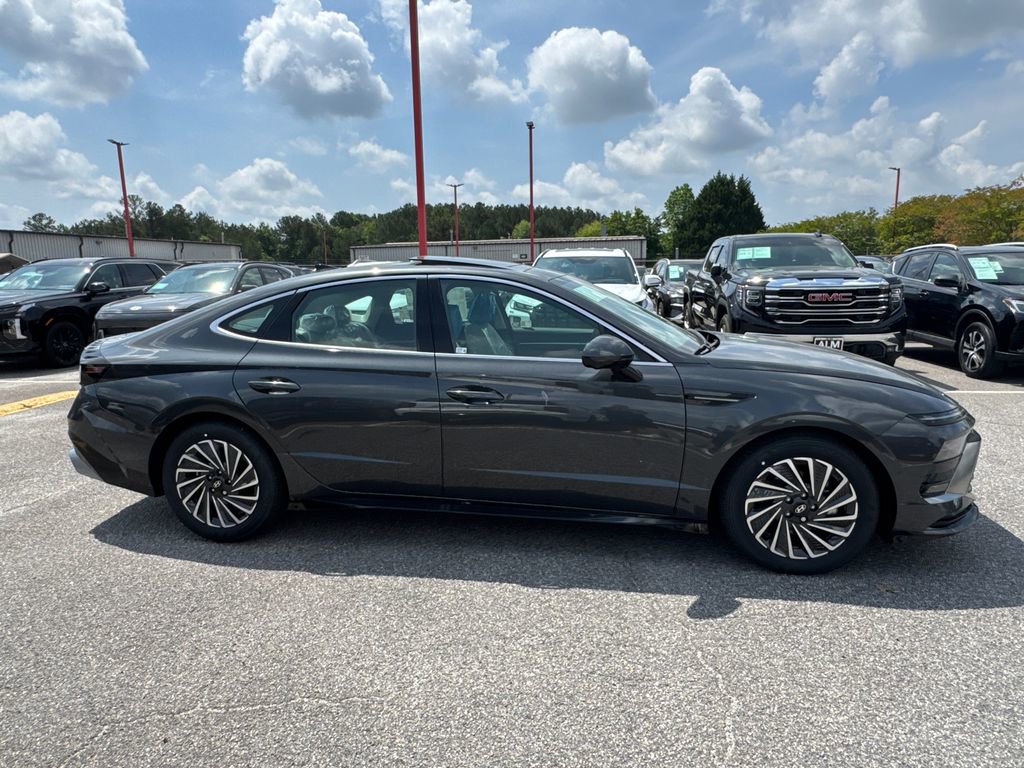 New 2025 Hyundai Sonata Limited video 3