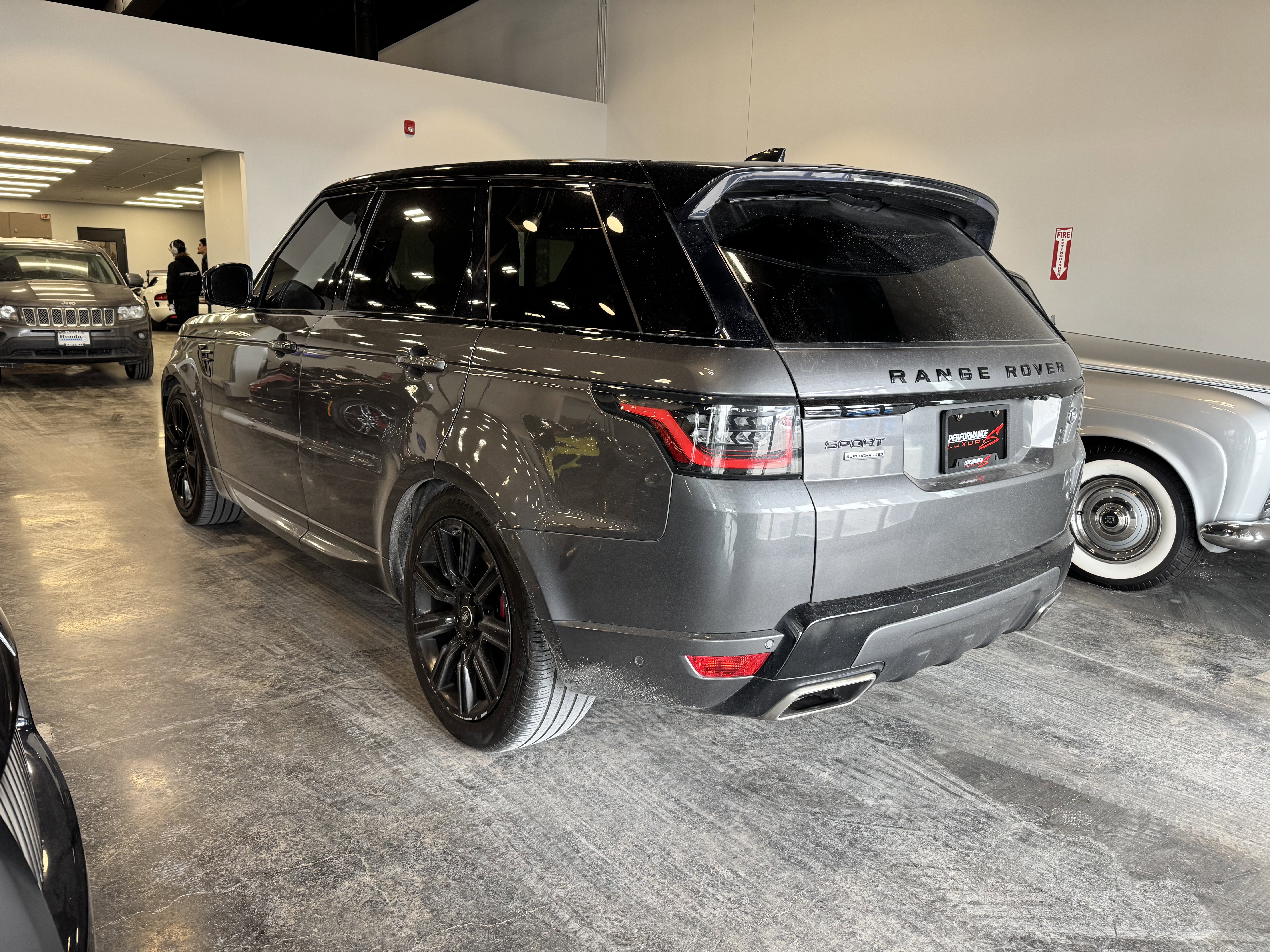 Used 2018 Land Rover Range Rover Sport Supercharged image 2