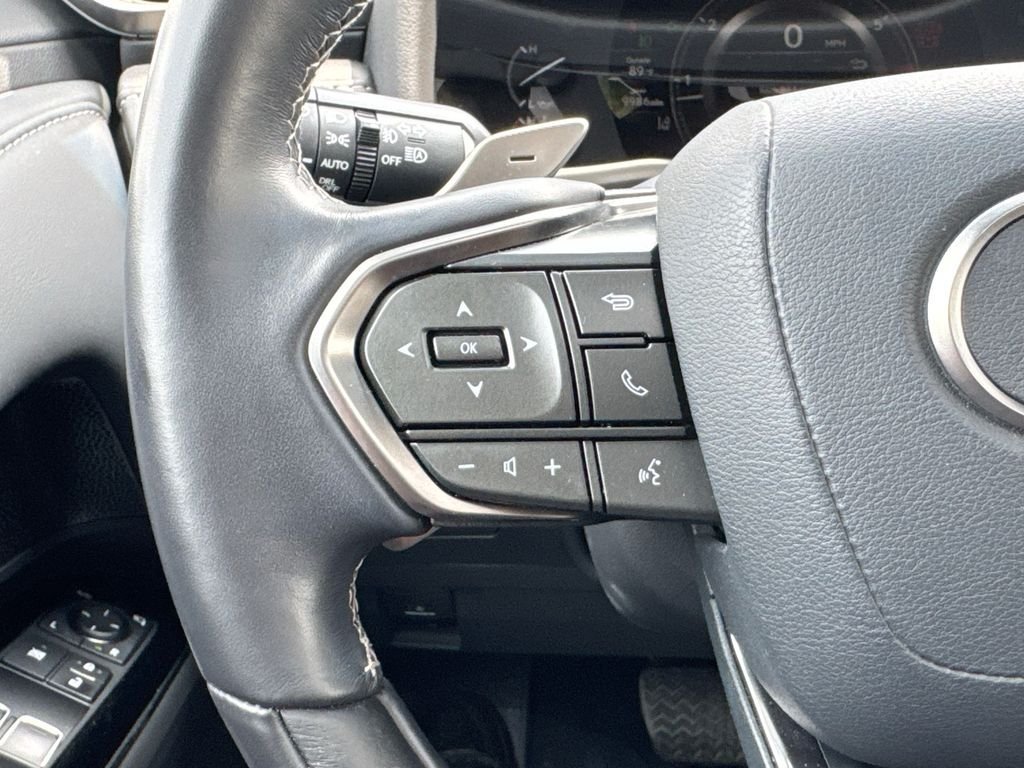 Used 2024 Lexus LX 600 4WD w/ Luxury Package image 22