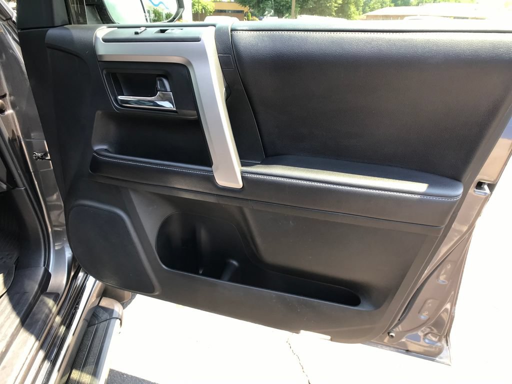 Used 2018 Toyota 4Runner Limited AWD/4WD image 32