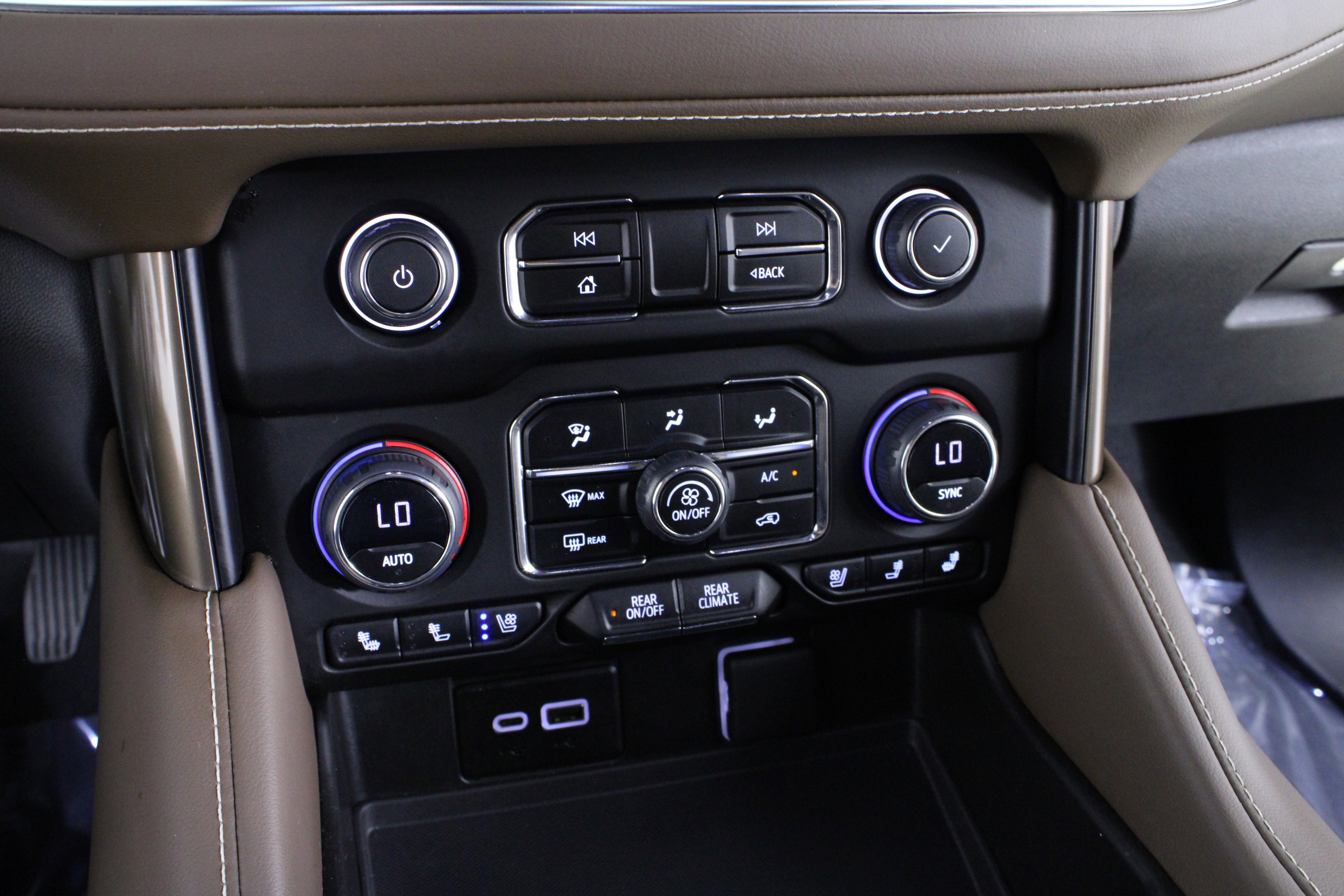 Used 2023 Chevrolet Tahoe High Country w/ Premium Package 2 image 31