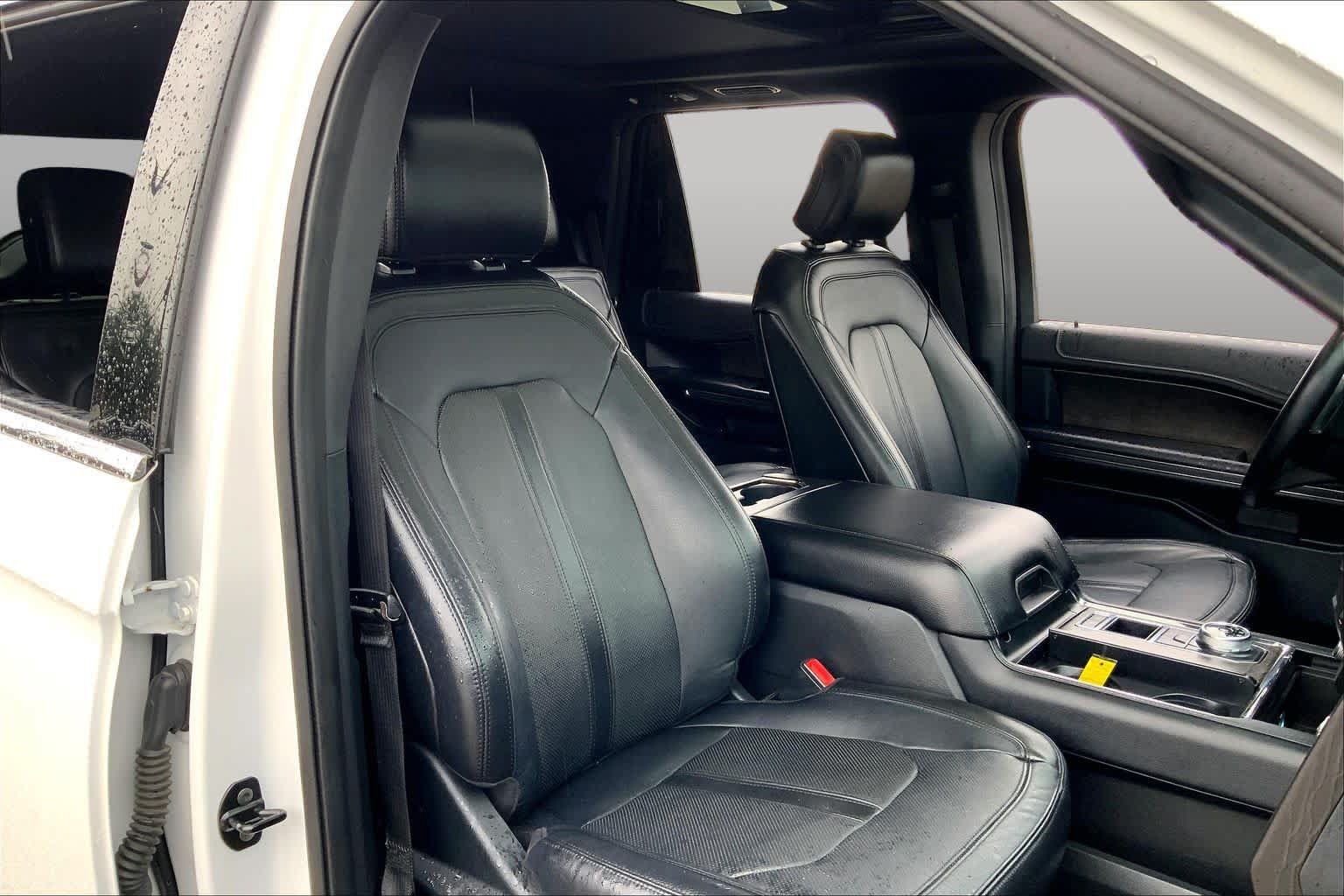 Used 2019 Ford Expedition Limited w/ Equipment Group 302A RWD image 9