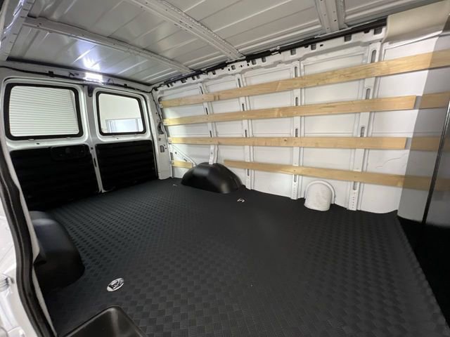 Used 2024 GMC Savana 2500 w/ Driver Convenience Package image 21
