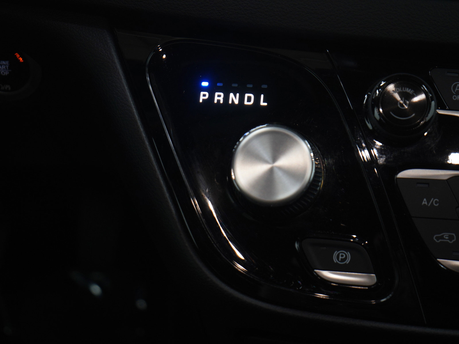 Used 2025 Chrysler Pacifica Select FWD image 21