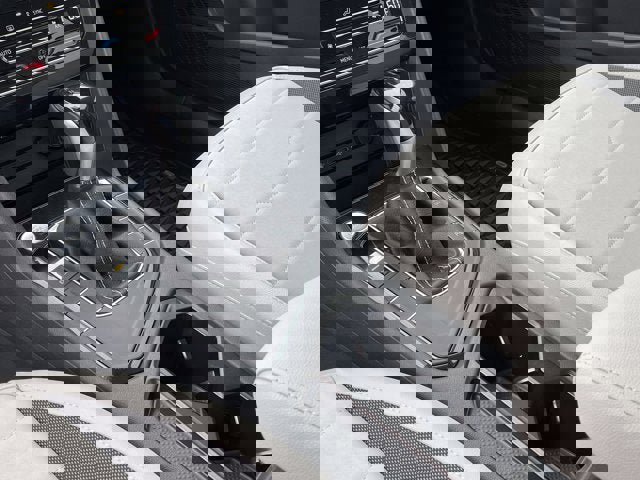 New 2025 Volkswagen Taos SE image 29