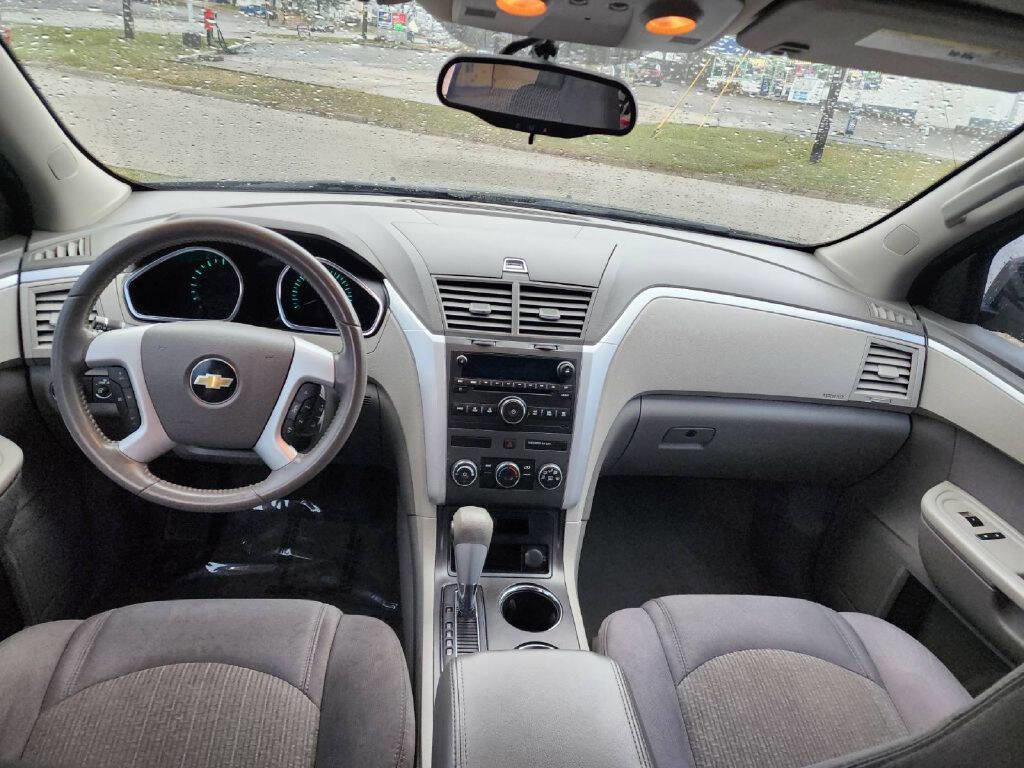 Used 2011 Chevrolet Traverse LS AWD/4WD image 15