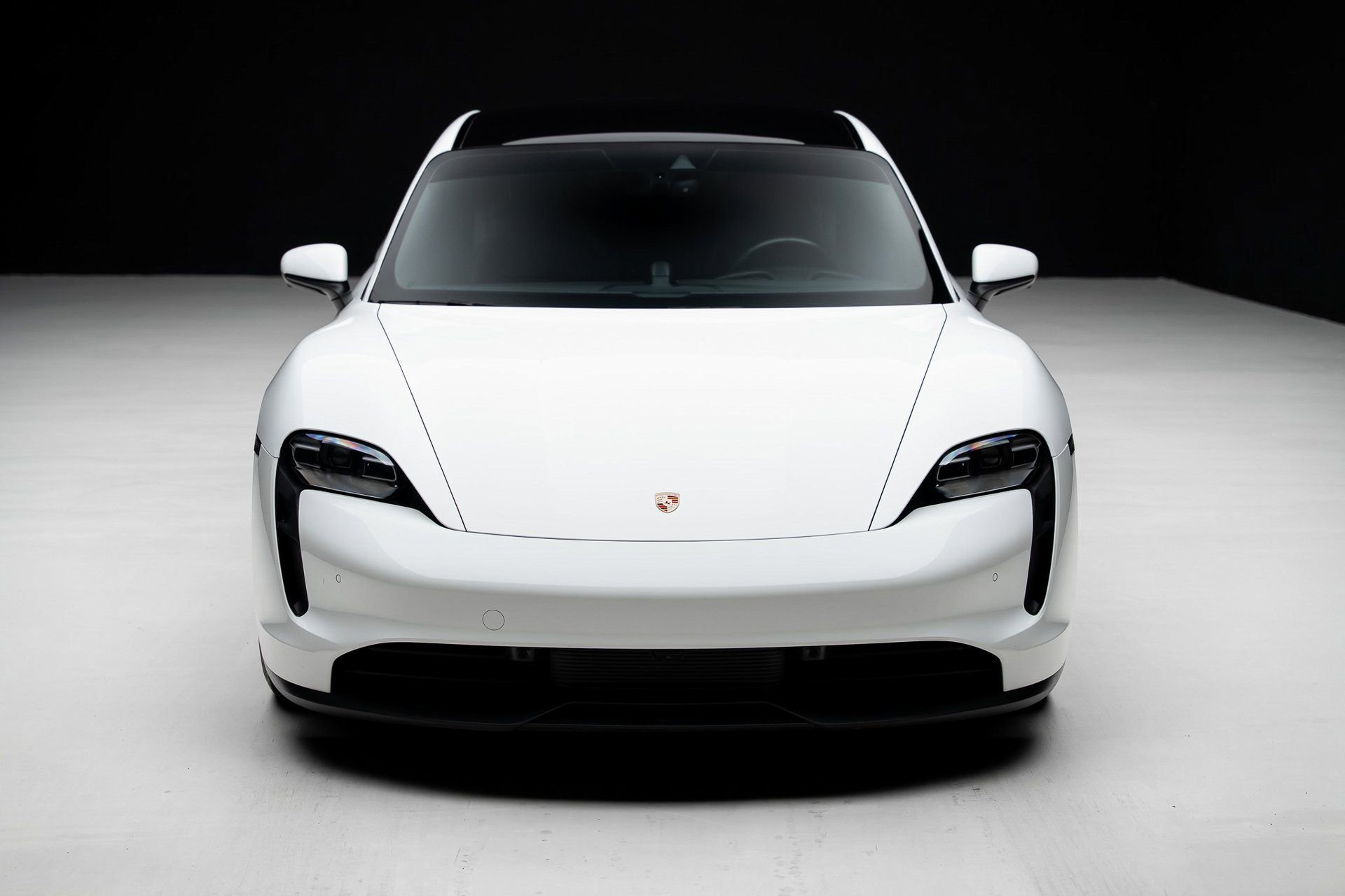 Used 2022 Porsche Taycan image 5