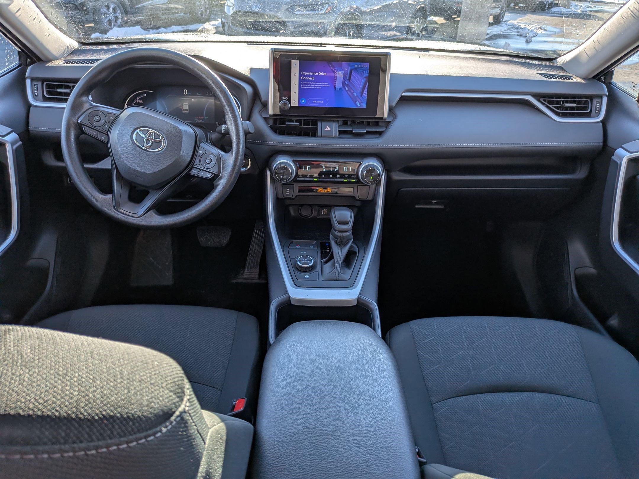 Used 2025 Toyota RAV4 XLE image 27