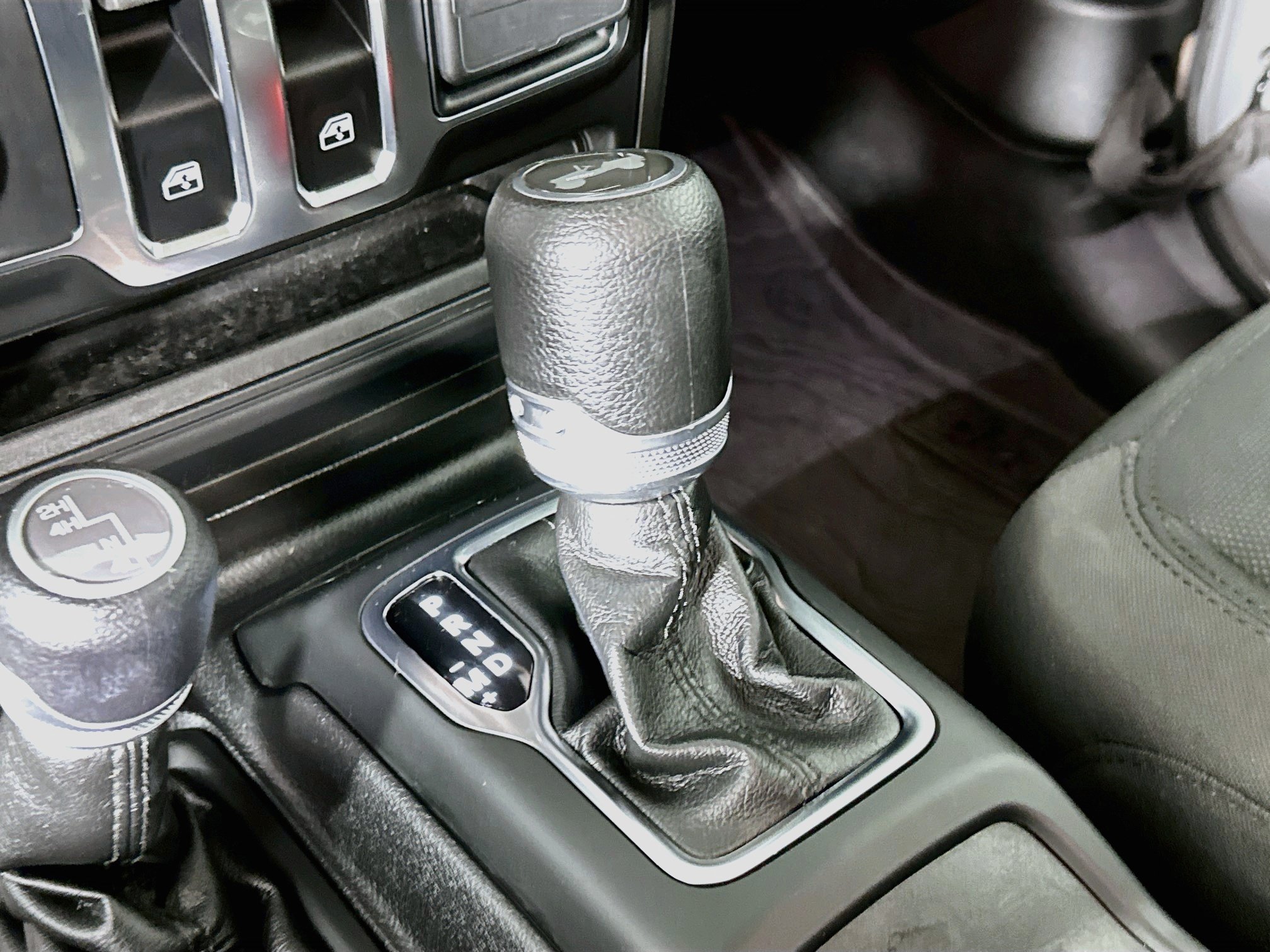 Used 2021 Jeep Wrangler Sport AWD/4WD image 23