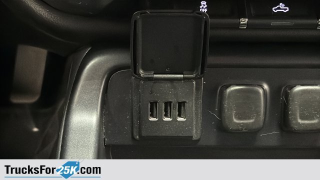 Used 2015 Chevrolet Silverado 1500 LTZ Z71 AWD/4WD image 32