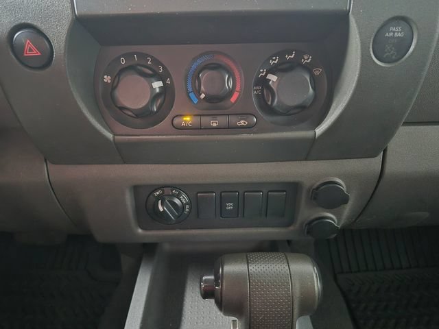 Used 2006 Nissan Xterra SE AWD/4WD image 25