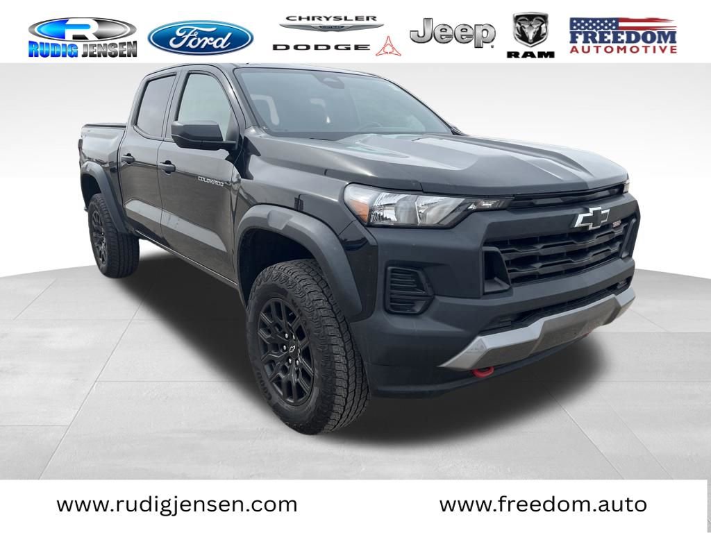 Used 2023 Chevrolet Colorado Trail Boss image 1