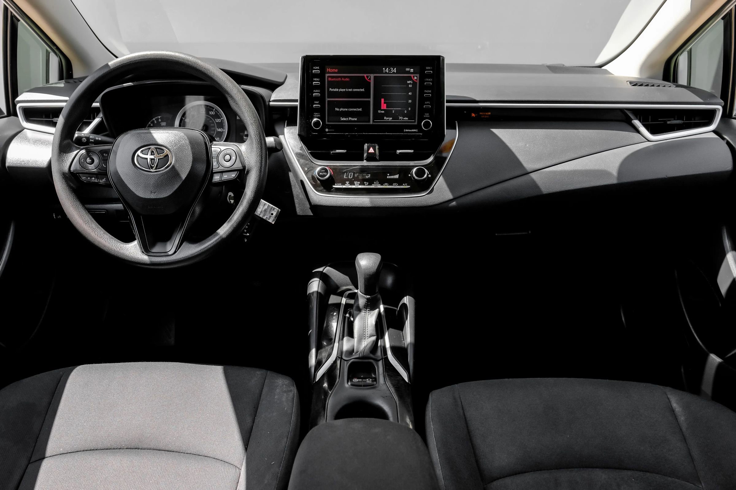 Used 2021 Toyota Corolla LE image 16