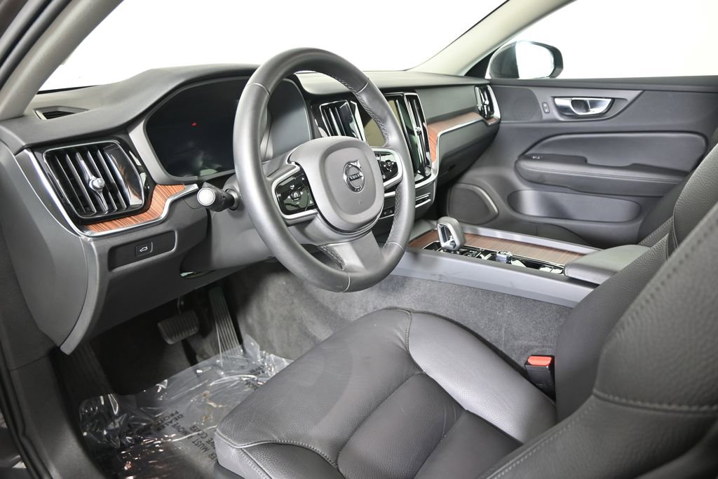 Used 2025 Volvo V60 B5 Cross Country Plus AWD/4WD image 23