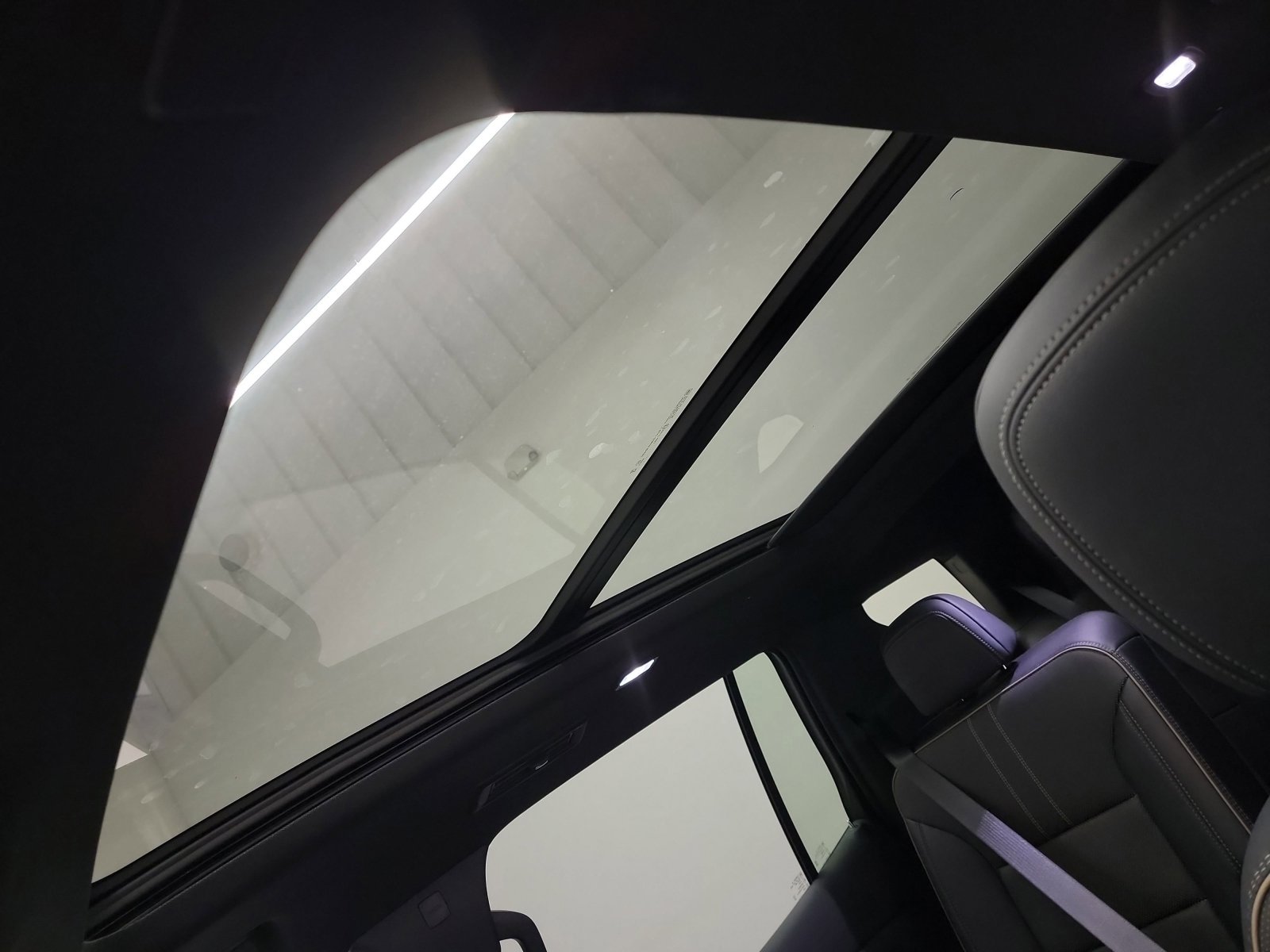 Used 2025 Chevrolet Traverse High Country image 24