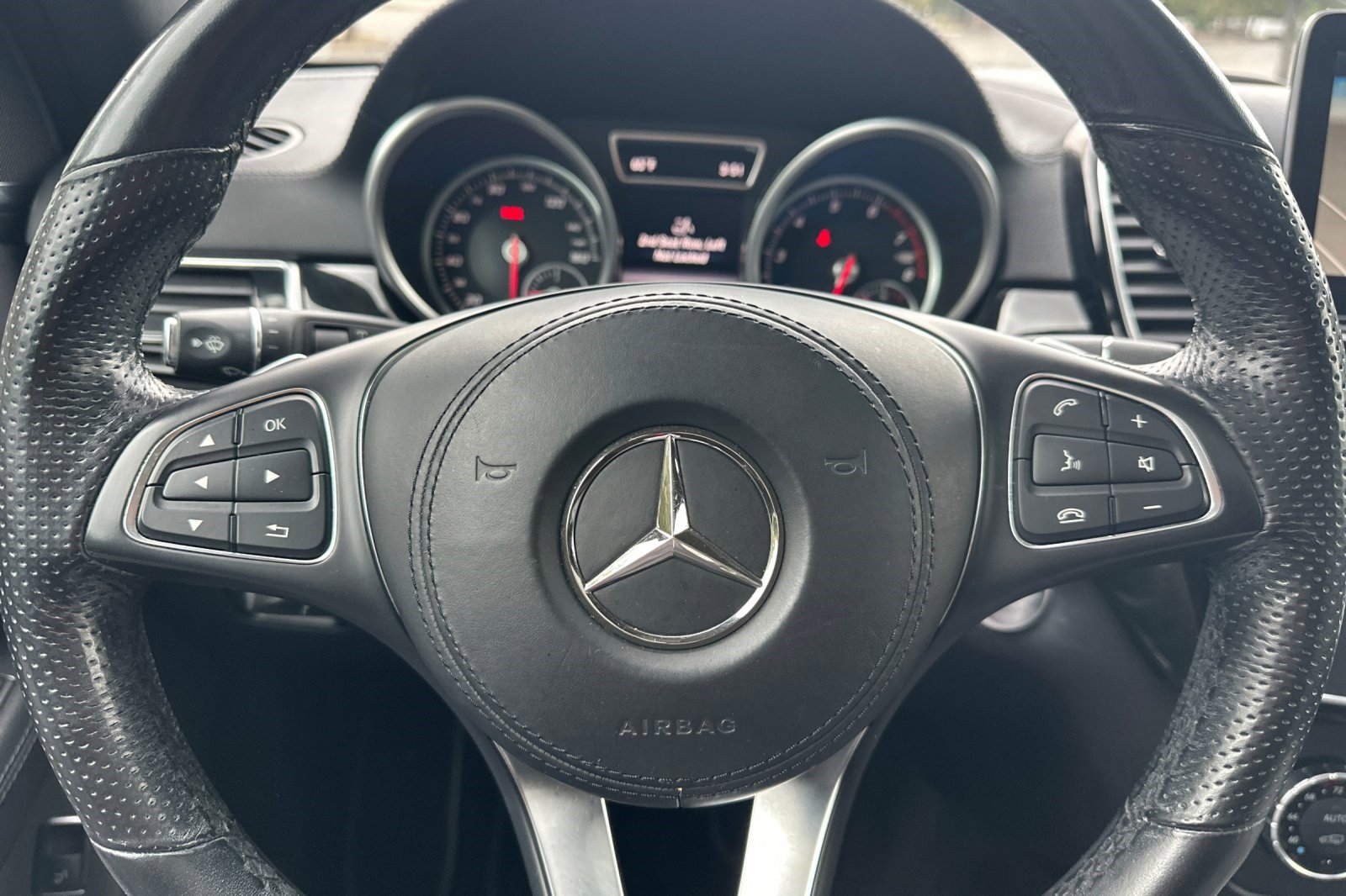 Used 2017 Mercedes-Benz GLS 450 4MATIC image 31