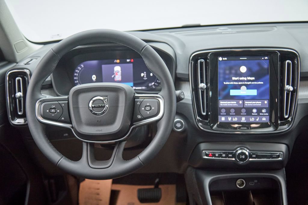 New 2026 Volvo XC40 B5 Ultra w/ Climate Package image 25