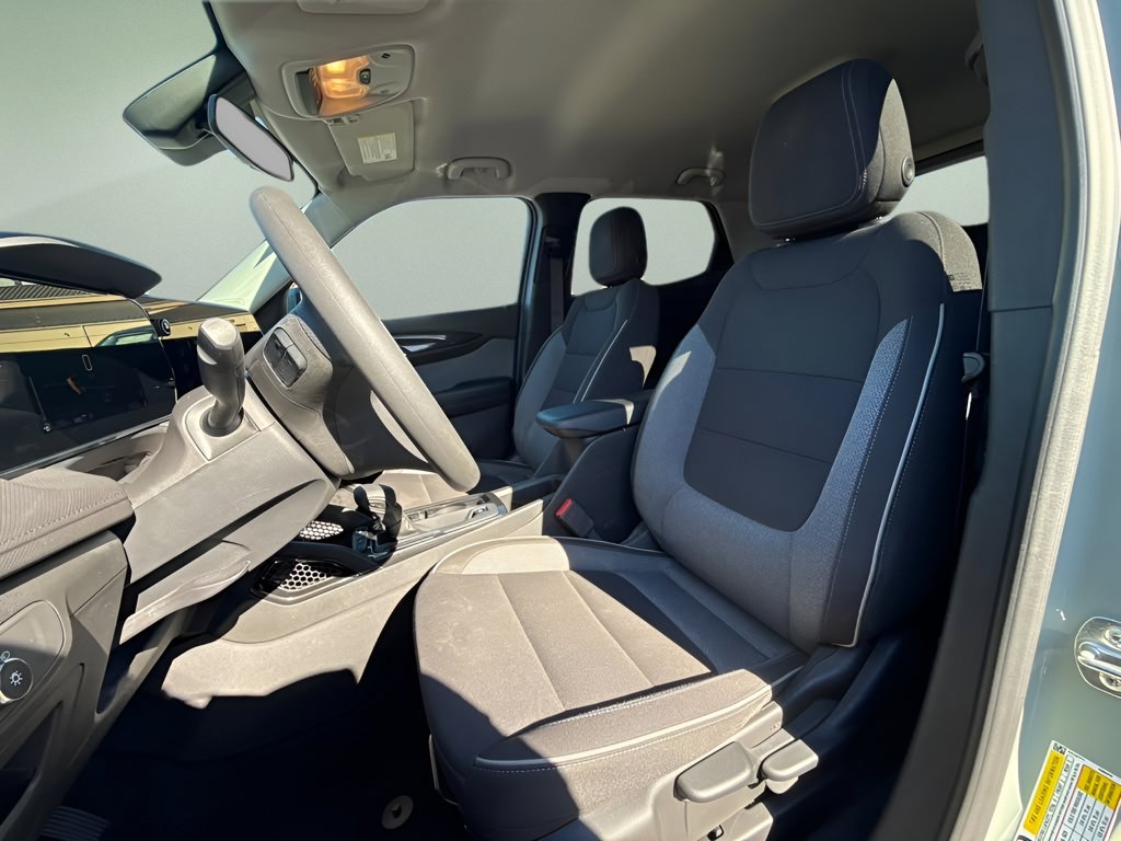 Used 2025 Chevrolet TrailBlazer LT AWD/4WD image 14