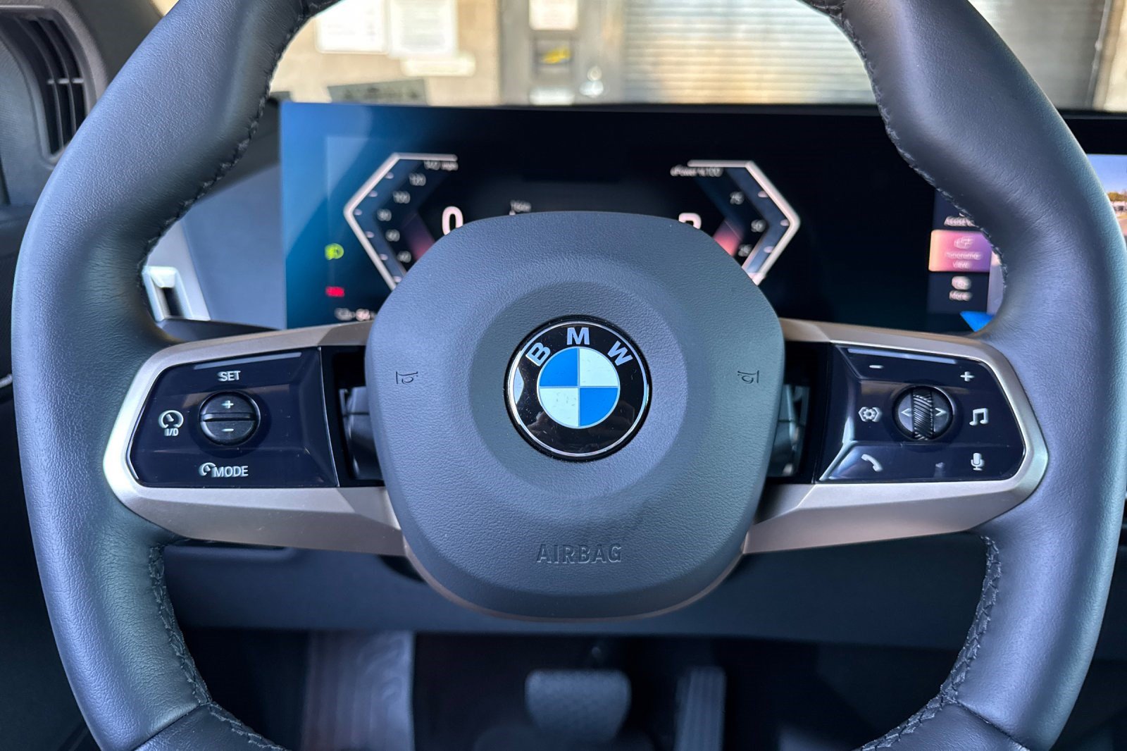 Used 2026 BMW iX xDrive45 w/ Premium Package AWD/4WD image 31
