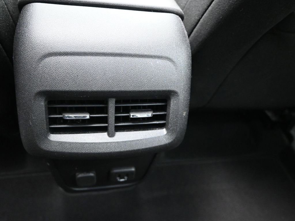 Used 2018 Chevrolet Equinox LT image 18