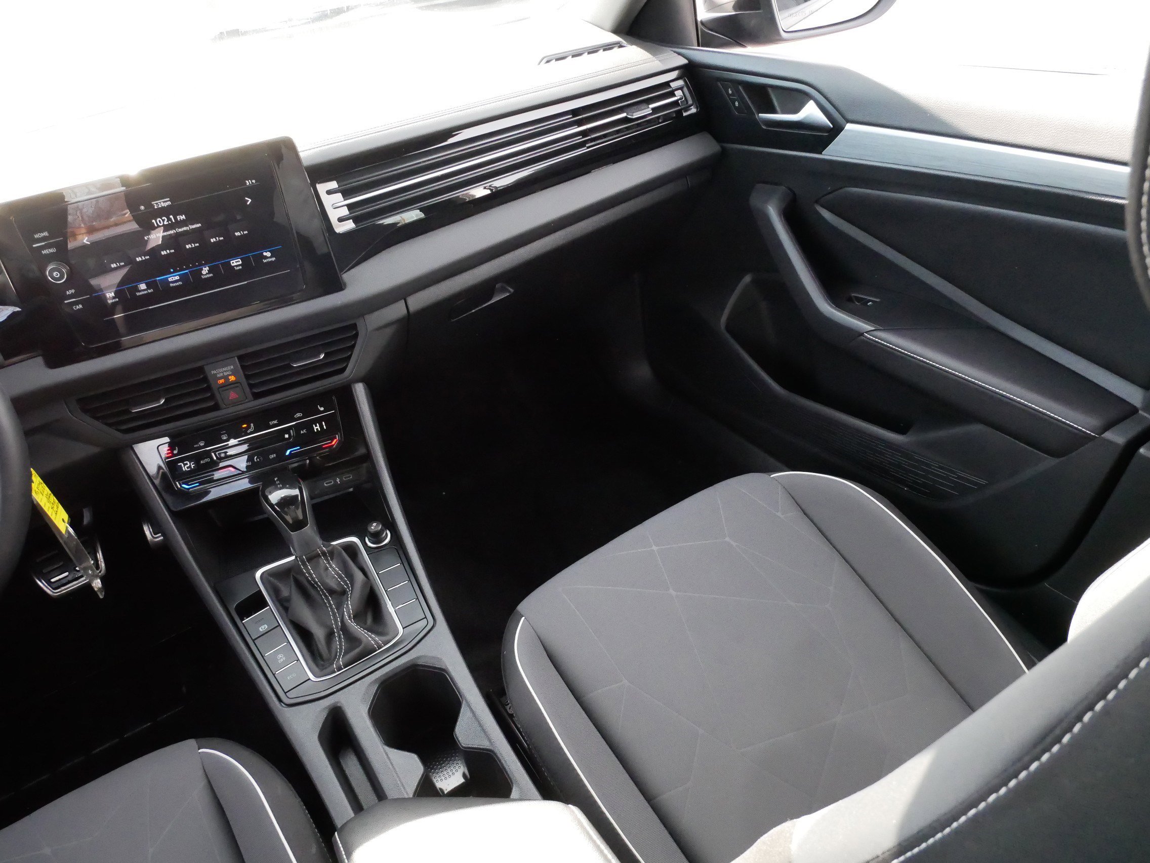 Certified 2025 Volkswagen Jetta Sport FWD image 11