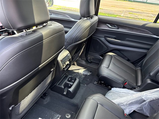 New 2025 Jeep Grand Cherokee L Limited w/ Trailer Tow Package image 30