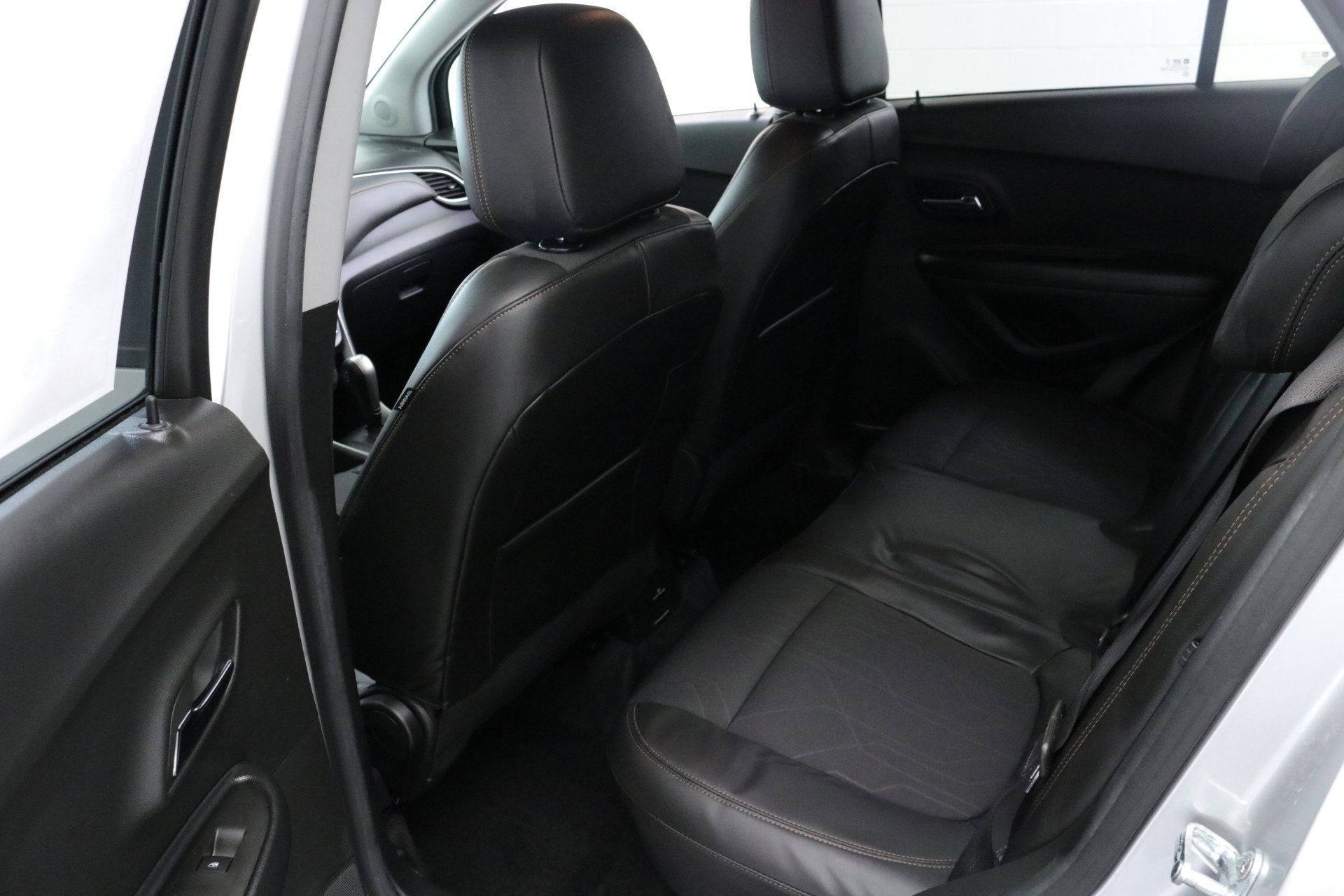 Used 2022 Chevrolet Trax LT w/ LT Convenience Package image 24