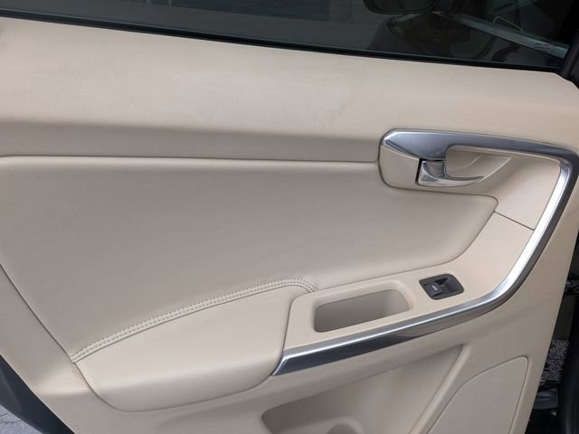 Used 2016 Volvo XC60 T6 Platinum w/ Protection Package AWD/4WD image 27