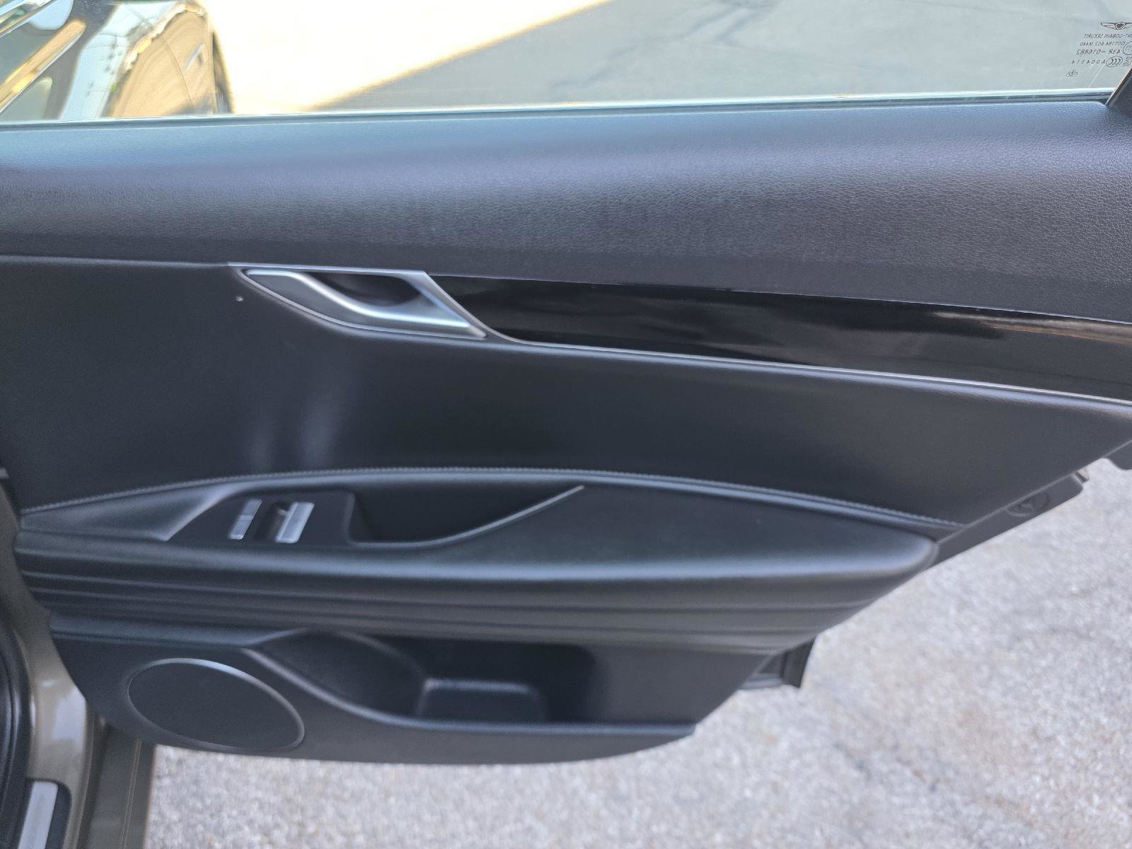 Used 2023 Genesis G80 2.5T image 29