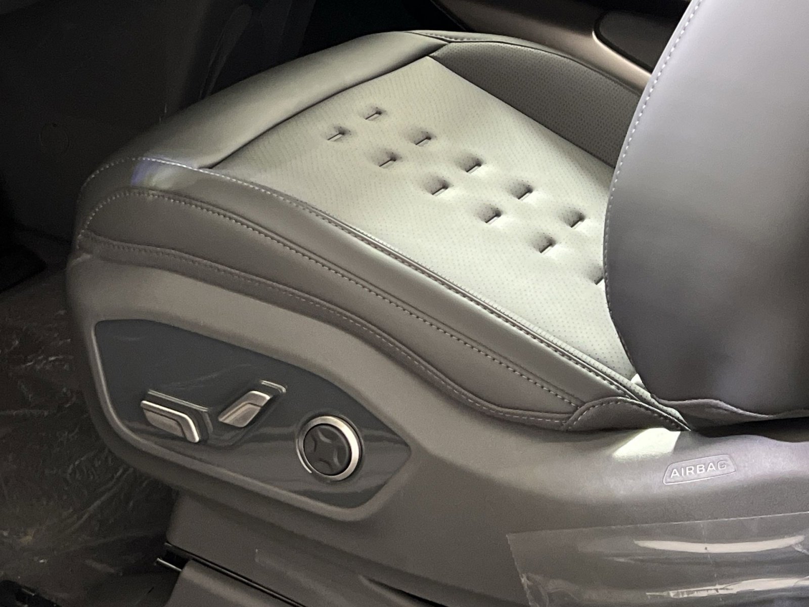 New 2026 Kia EV9 Wind image 12