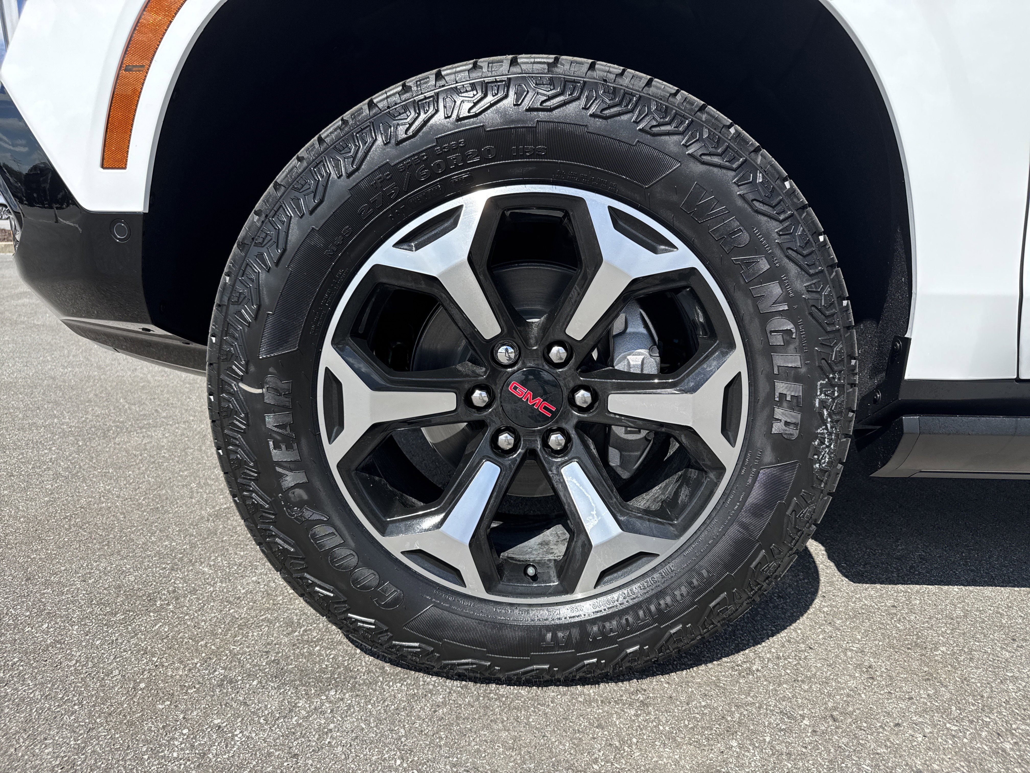 New 2026 GMC Yukon AT4 w/ AT4 Premium Plus Package image 13