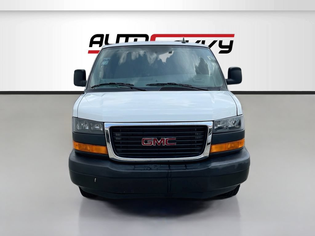 Used 2025 GMC Savana 2500 w/ Driver Convenience Package RWD image 2