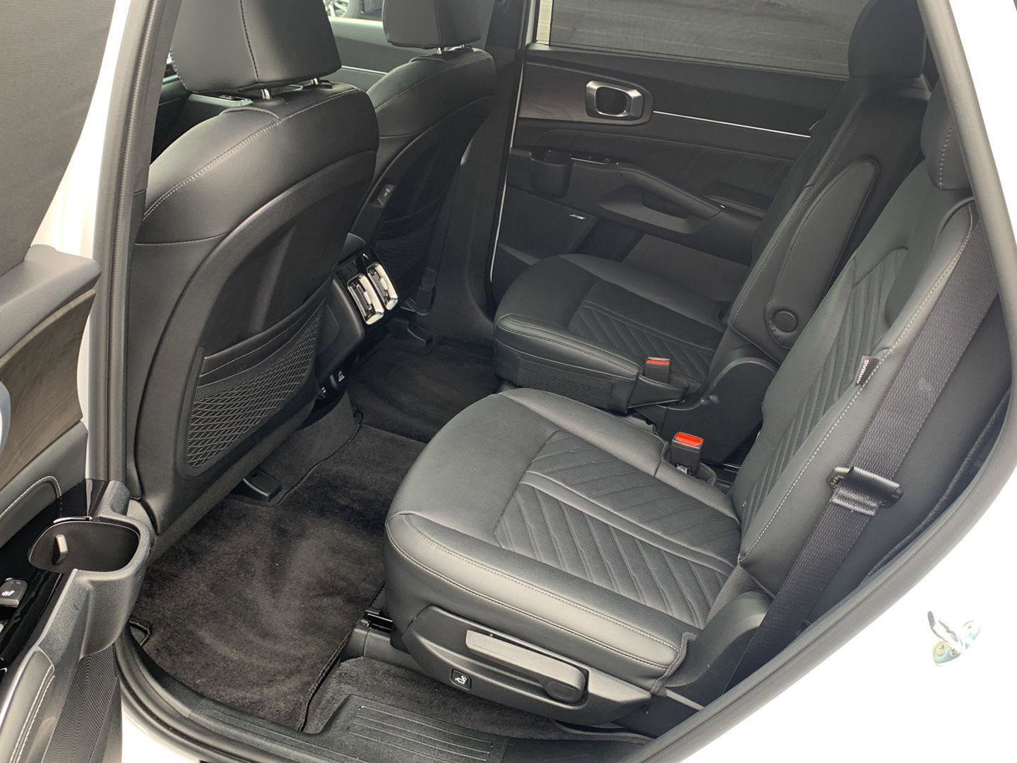 Used 2025 Kia Sorento SX Prestige image 18