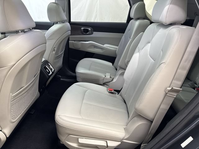Used 2023 Kia Sorento EX w/ Panoramic Sunroof Package FWD image 13