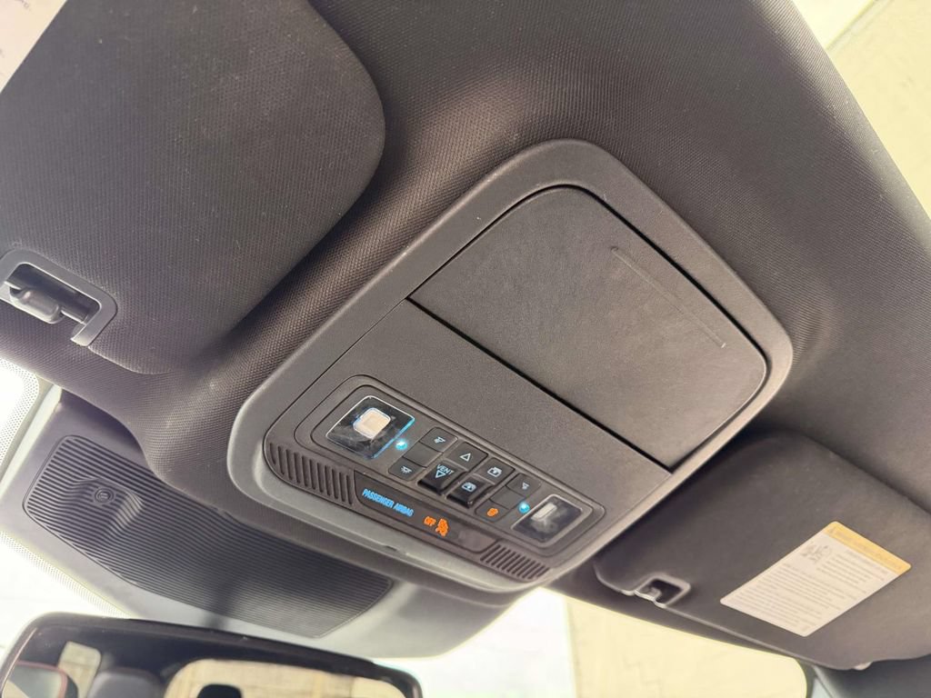 Used 2022 Ford Explorer ST-Line AWD/4WD image 31