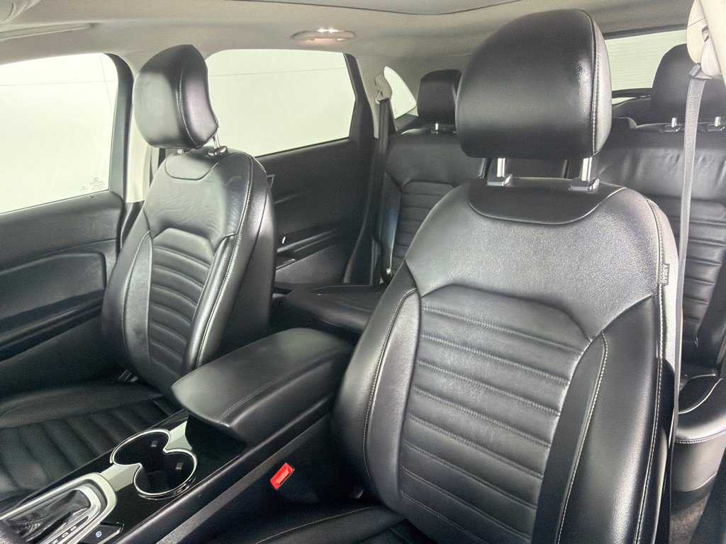 Used 2016 Ford Edge SEL w/ Equipment Group 201A FWD image 11